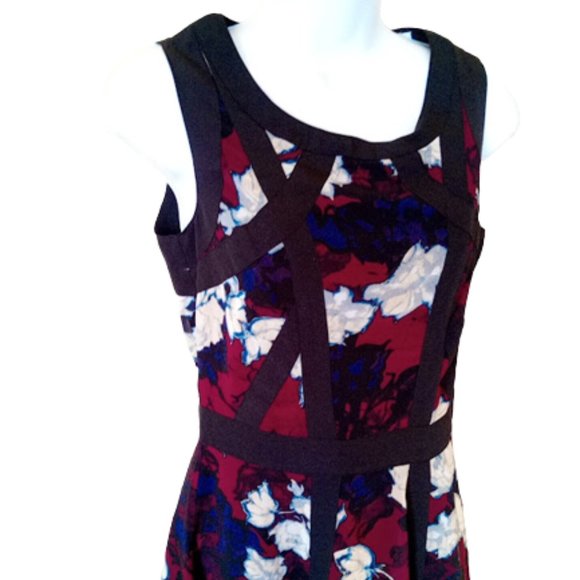 Fit and Flare Blue Red Floral Dress Size 0 - Picture 4 of 4